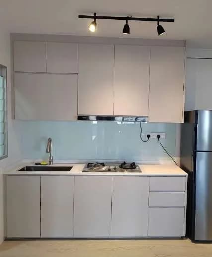 Glass Backsplash - 5mm Ultra Clear Tempered - Metallic Colour