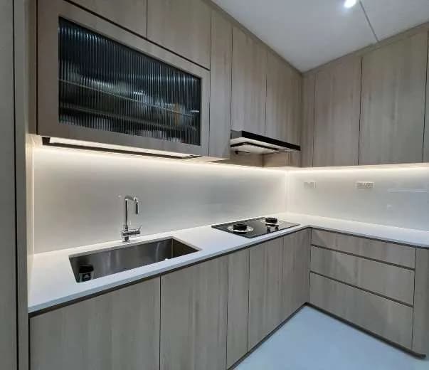 Glass Backsplash - 5mm Standard Clear Tempered - Metallic Colour